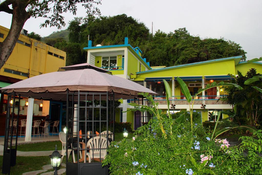 Castle Comfort Lodge Roseau Luaran gambar